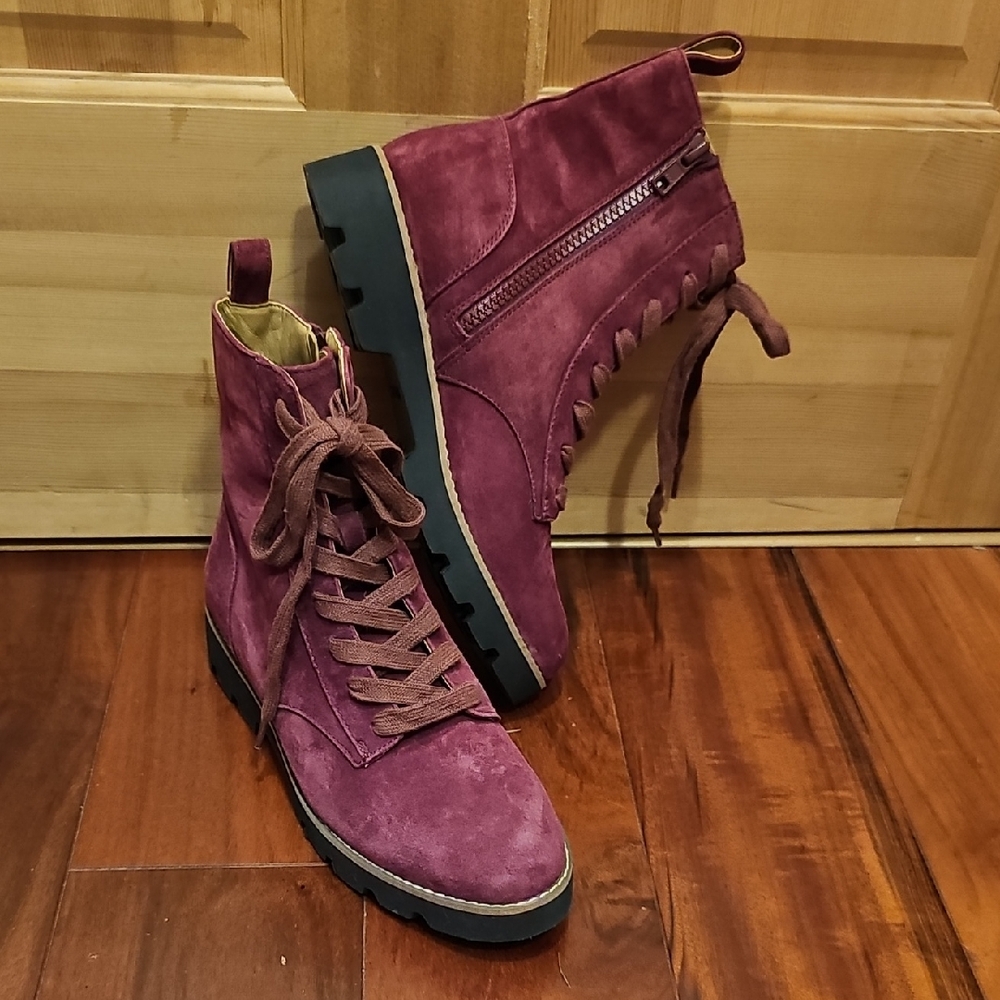 Vionic Purple Lace-Up Suede Boots